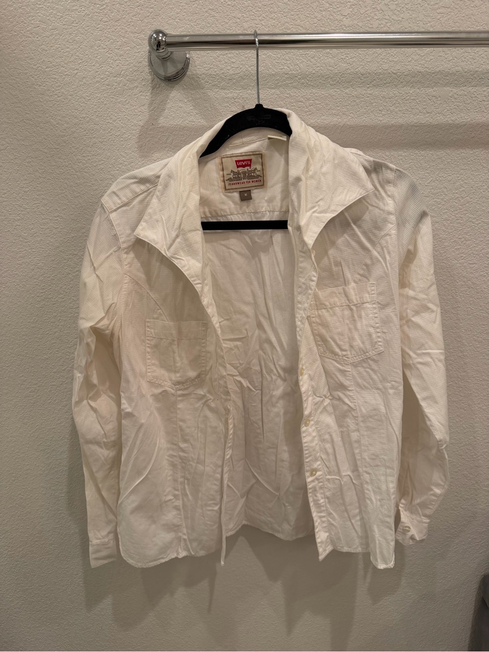 Levi’s white collared button down